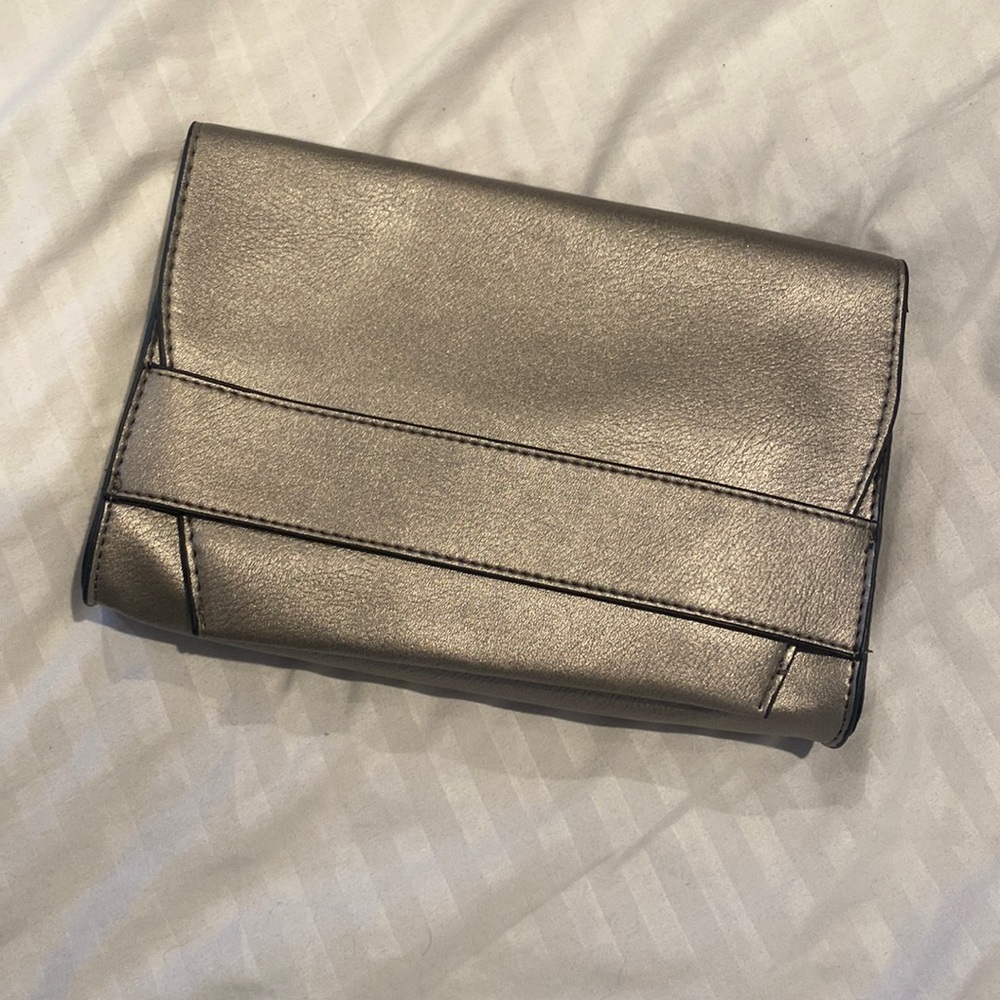 SUMMER & ROSE CLUTCH